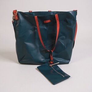 HEYS Tote Bag & Wristlet 2 Patent Vegan Leather‎ Shoulder Tote Bag Clutch Hobo